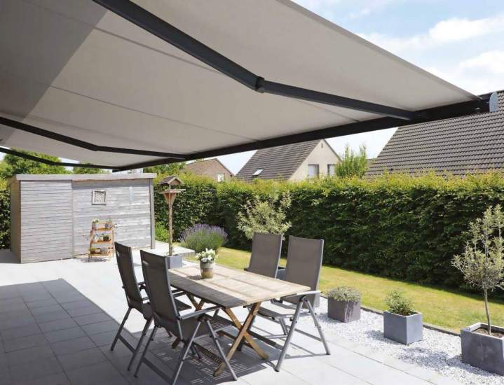 Stores extérieurs robustes pour vos terrasses.